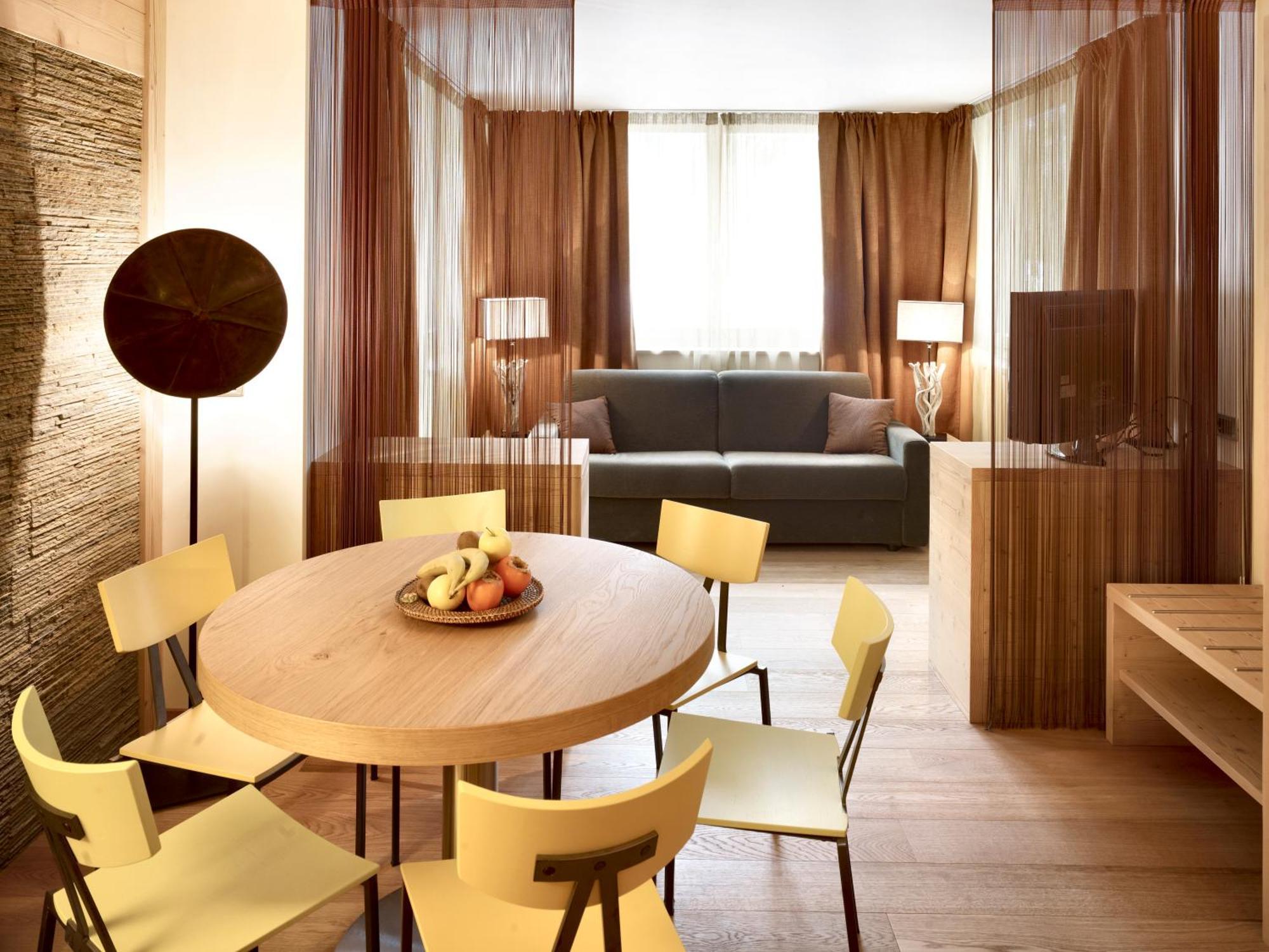 Aparthotel Color 2*